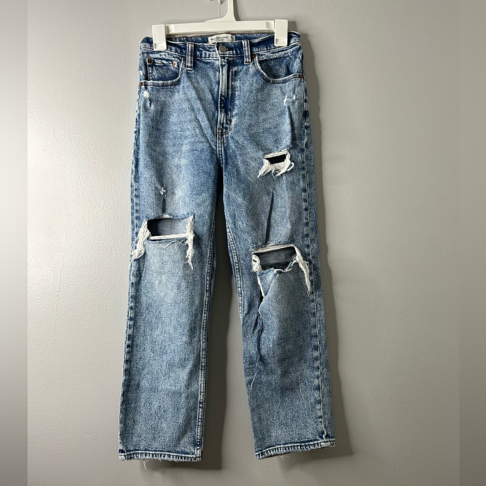 Abercrombie & Fitch straight ankle ripped jeans
